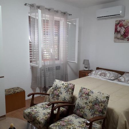 Soba Ivanka Mali Lošinj Exterior foto